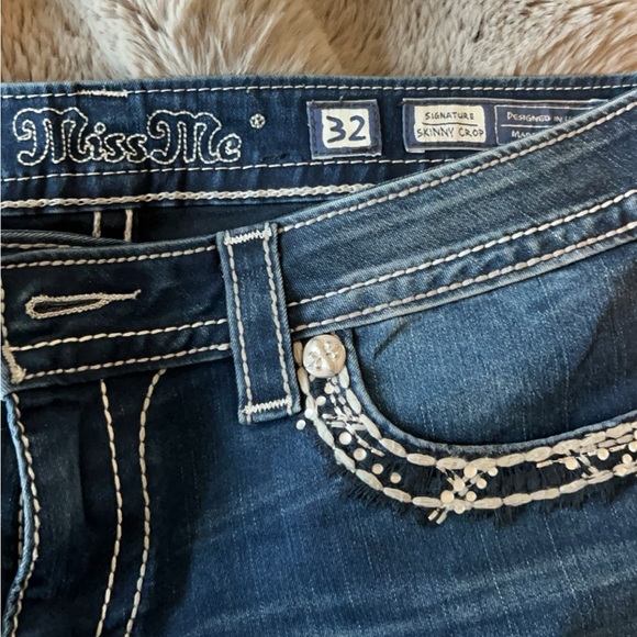 Miss Me size 32 skinny crop jeans - Picture 2 of 5